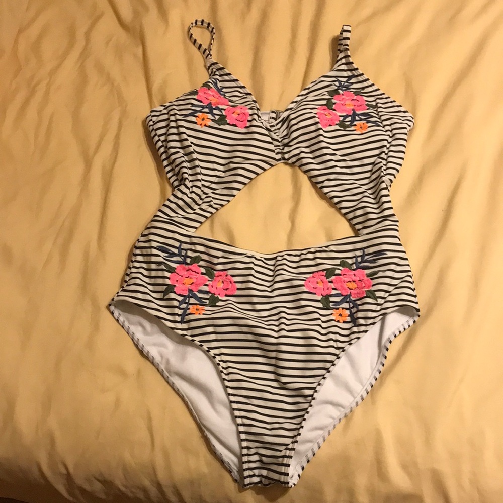 One Piece Striped Swimsuit with Cutout